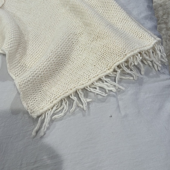 Poncho - Picture 2 of 2